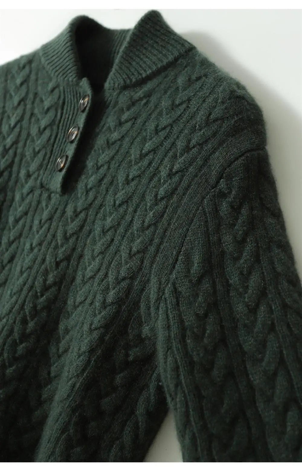 Adriana | Maglione a Trecce con Collo e Bottoni
